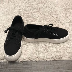 Steve Madden platform black sneakers
